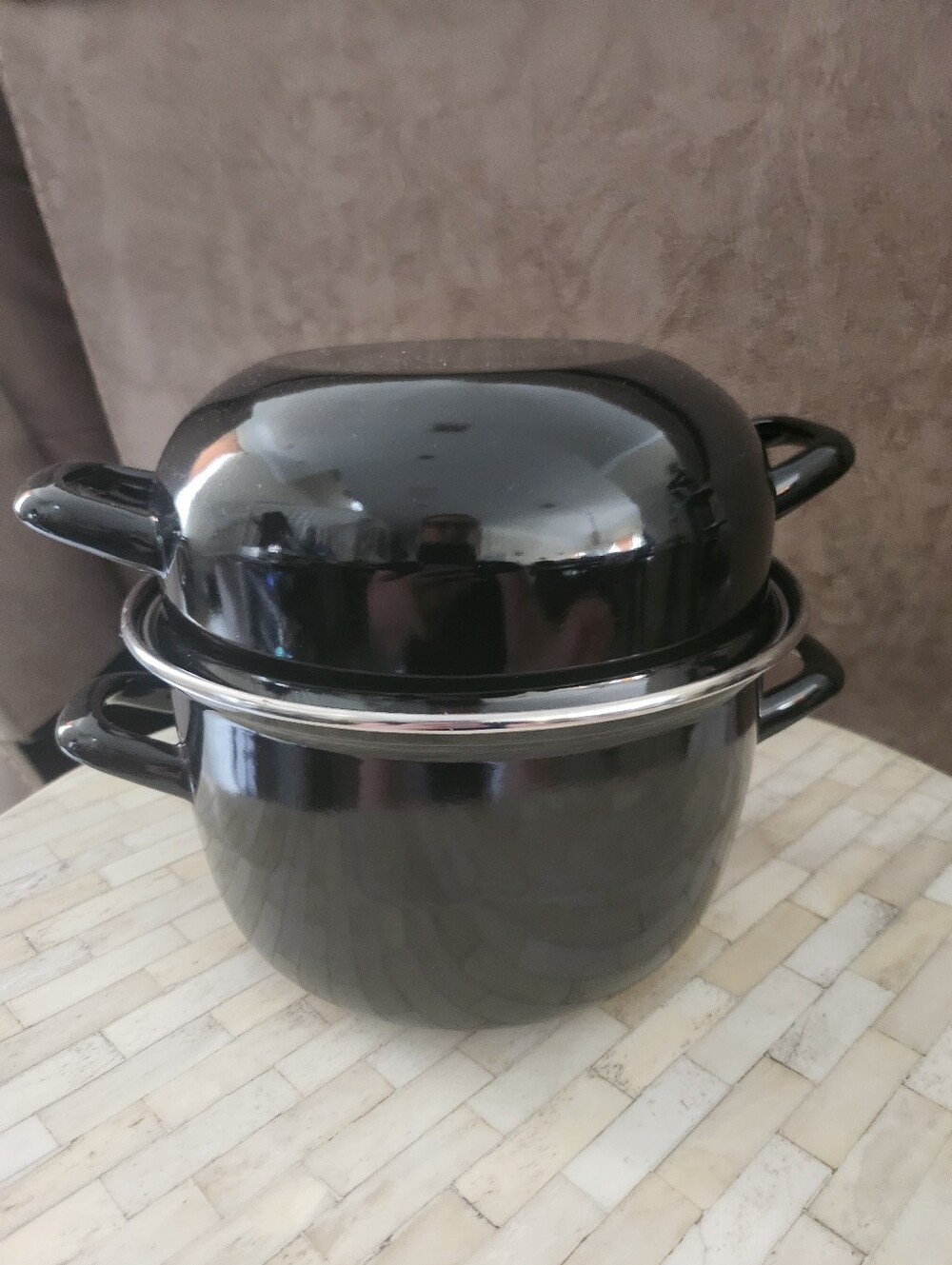 Olympia Enamel Mussel Pot Medium NEW - Picture 2 of 4